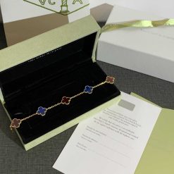 Bracelets-310099