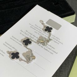 Bracelets-310100