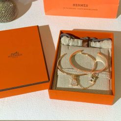 Bracelets-310114